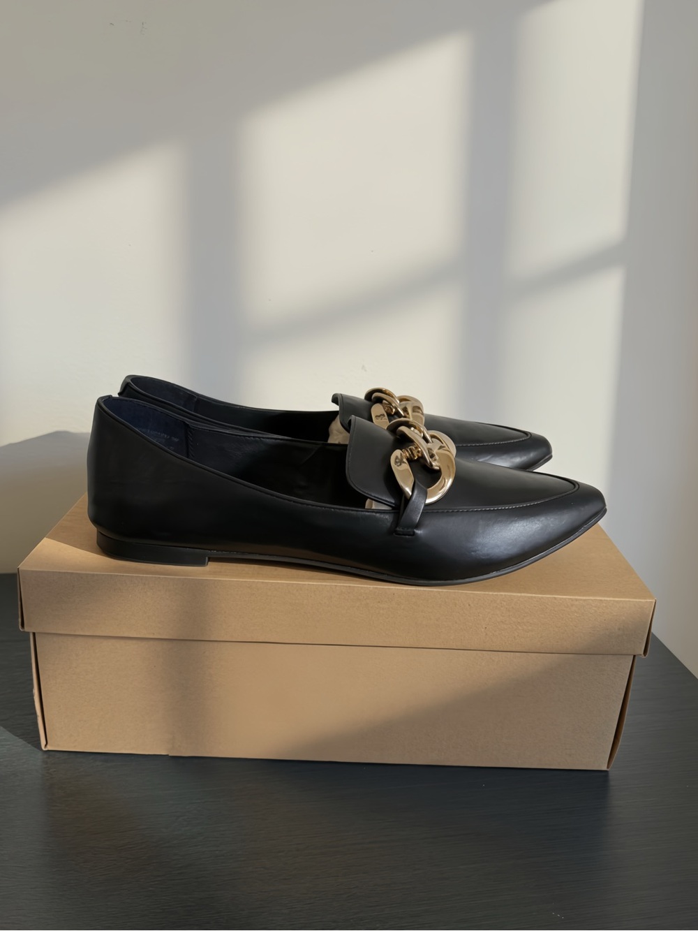 NWT Steve Madden Famed Chain Loafers Black Leather Pointed Toe Flats 9M
